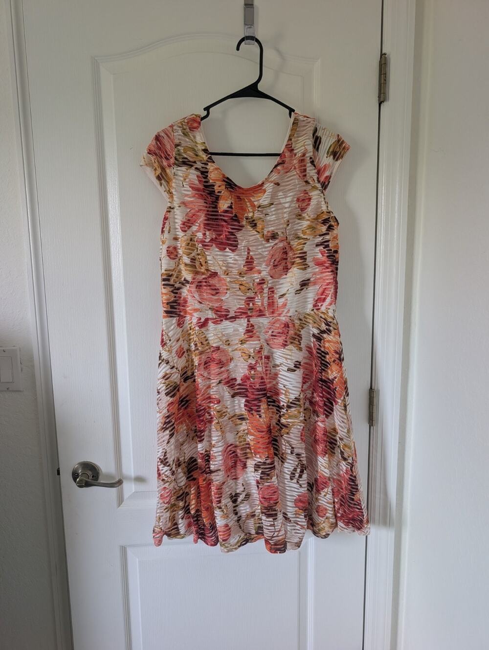 Ronni Nicole Women Size 14 Multi colored Floral Midi Zip Back Dress Sleeveless
